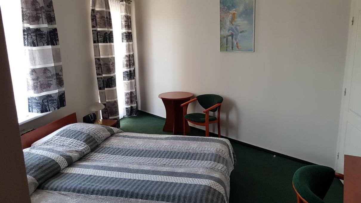 Hotel Alicja Лодз Екстериор снимка