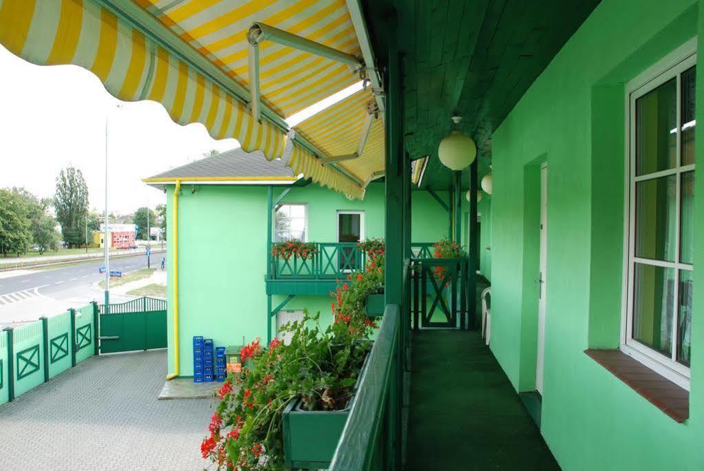 Hotel Alicja Лодз Екстериор снимка